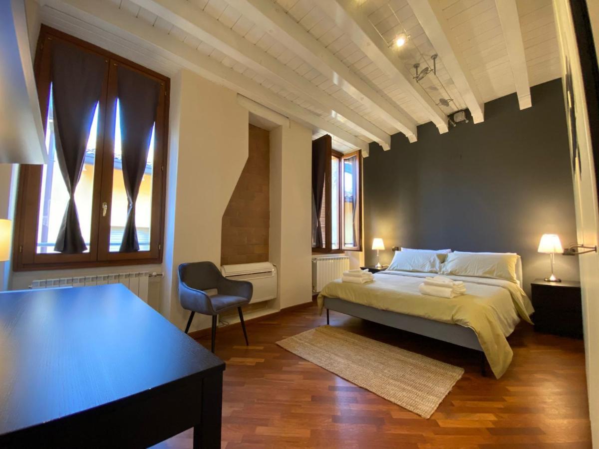 A View On Brescia's Rooftops Apartment *